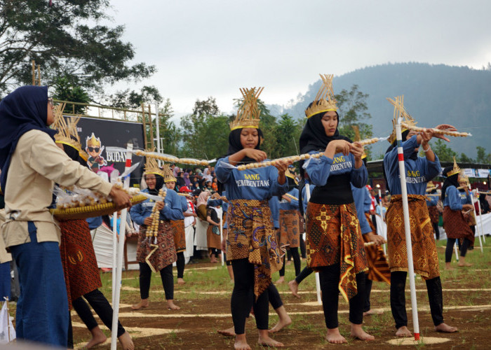 Ondol Sewu Meter Jadi Magnet Ribuan Warga di Kuduran Budaya Wanayasa