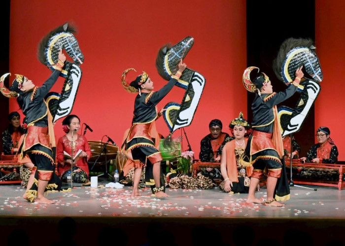 Lengger Calung Banyumasan Gebrak Panggung Hukotopia International Music Festival 2025 Tokyo