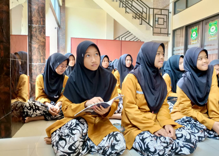 Santri Al Istiqomah Diajak Melek Teknologi