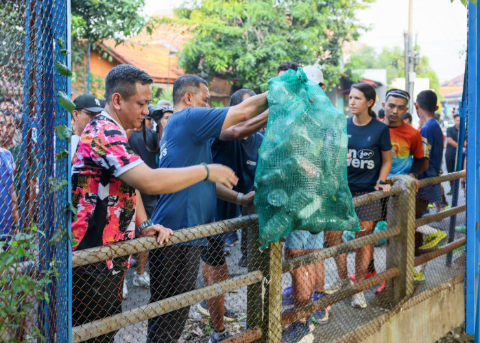 Melalui Gerakan Run for Rivers, Ahmad Luthfi Bersih-Bersih Sampah Bersama Masyarakat