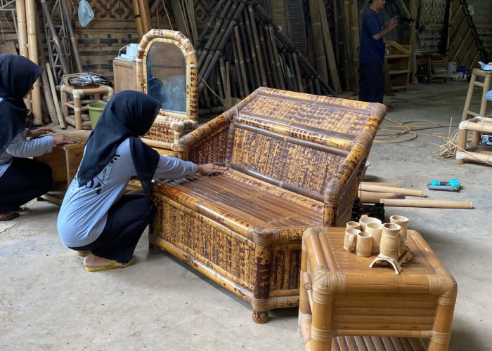 Dari Desa Derik ke Eropa, Furniture Bambu Karya Warga Banjarnegara Tembus Pasar Internasional