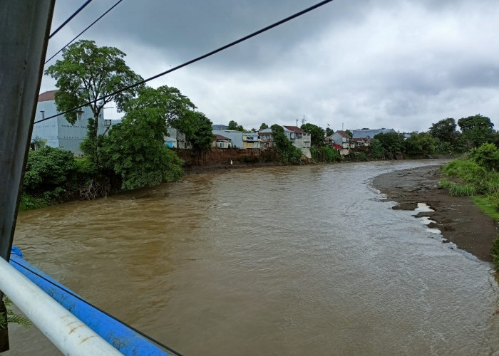 Jalur Hilang Saat Banjir, Upaya Jalur Baru Klawing Sementara Dihentikan