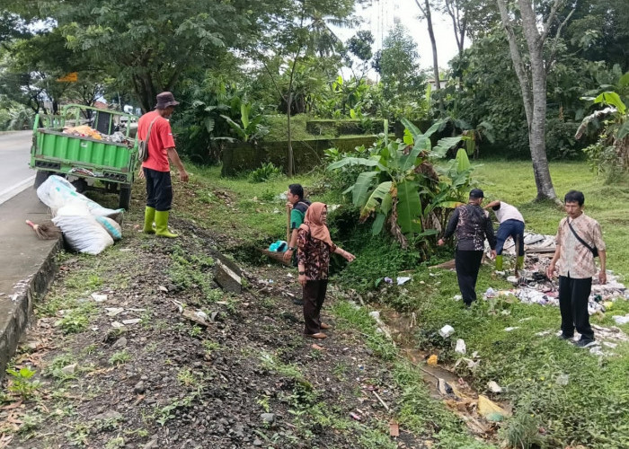  UPKP Wilayah Sumpiuh Bersihkan Sampah Liar Platform E-commerce 