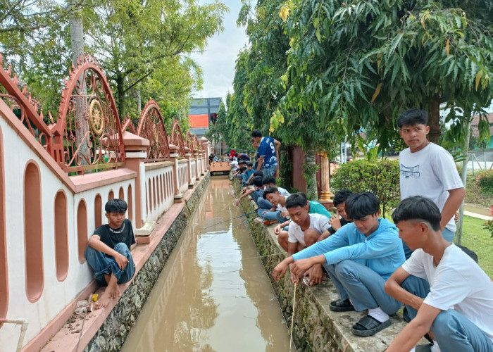 Lomba Mancing di Selokan, Cara Unik SMAN 1 Bukateja Bangun Sportivitas Siswa