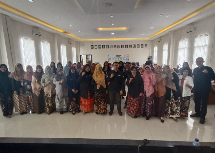 Dosen Amikom Latih Media Pembelajaran Berbasis AI Guru SMAN 1 Banyumas