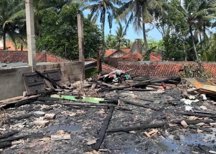 Ponpes Raudlatul Abidin Wadda'wah Assidiqiyah Terbakar, Santri Berhasil Selamatkan Diri