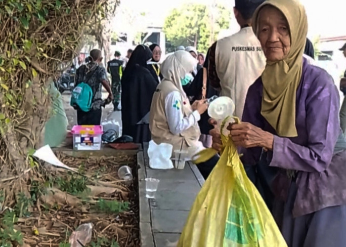 Jamaah Haji Pulang, Sutinem Asal Banyumas Panen Rongsok