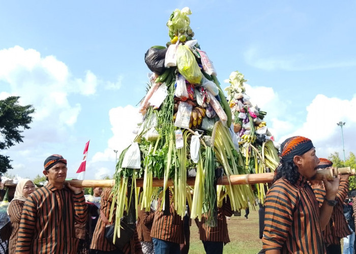 Lestarikan Tradisi, Kirab Pemilihan Pemimpin P2KL Alun-alun Banyumas
