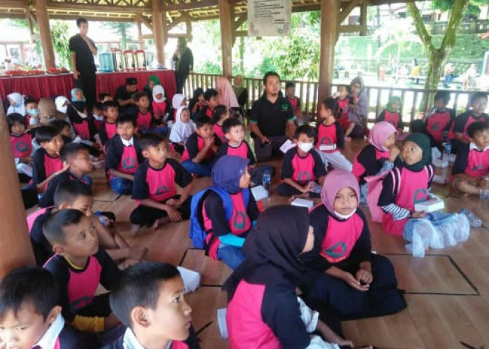 Komunitas Rumah Kita, Pendamping Anak Yatim Piatu:  Awal 8 Anak, Kini Dampingi Ratusan di 7 Kabupaten