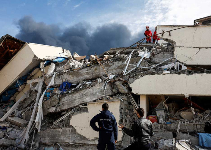 Tips Menyelamatkan Diri dari Bencana Gempa Bumi