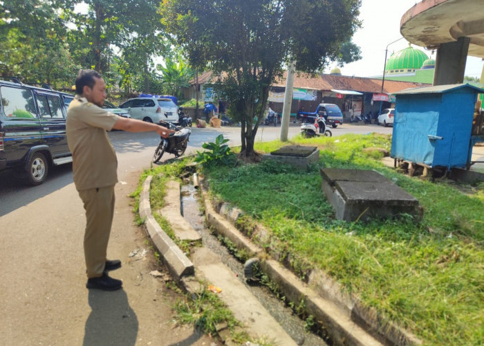 Banyak Sedimentasi, Drainase Sisi Utara Pasar Segamas Purbalingga Diperbaiki dengan Anggaran Rp95 Juta