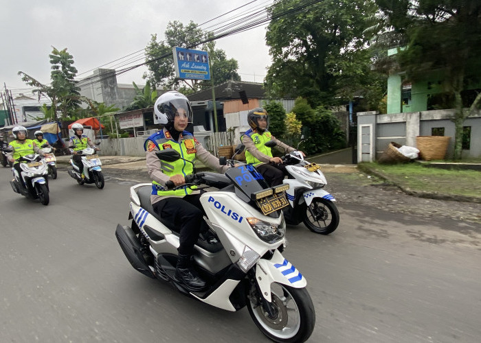 Patroli Gunakan Sepeda Motor, Kapolres Purbalingga Larang Anak Kecil Gunakan Sepeda Listrik di Jalan Raya