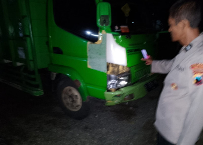 Nekat Bawa Sepeda Motor, Anak di Bawah Umur Tabrak Truk di Kejobong