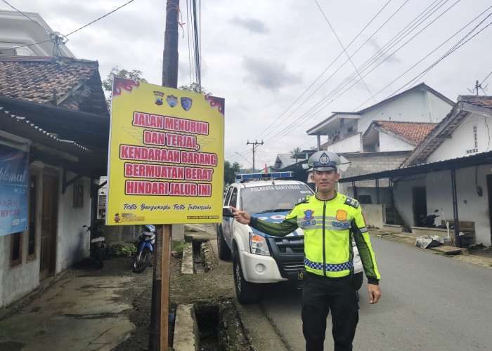 Banner Dipasang di Jalur Rawan, Tekan Kecelakaan Sokawera–Tanggeran Banyumas