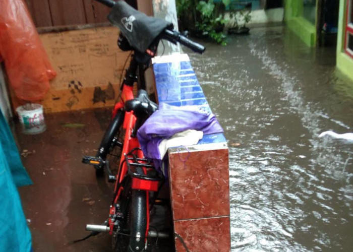 Akibat Luapan Sungai Biru di Purwokerto Wetan, Rumah Terendam Banjir Setinggi 1 Meter, 62 Jiwa Terdampak