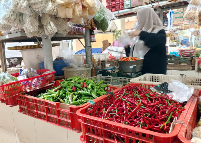 Harga Cabai Tembus Rp40 Ribu per Kilo, Pedagang Pasar Manis Purwokerto Sebut Pasokan Petani Mulai Berkurang