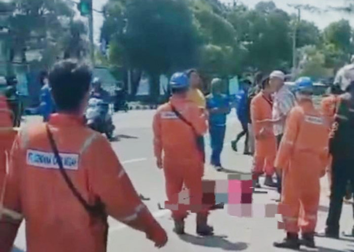Tabrakan Truk Tronton dengan Motor Listrik di Cilacap, Satu Orang Meninggal