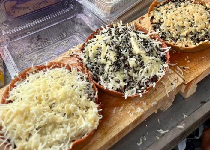 Bintang Rasa Sediakan Martabak dengan Topping Melimpah dan Harga Ramah
