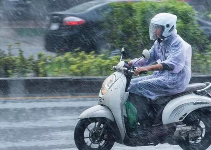 4 Cara Merawat Motor Listrik Saat Musim Hujan, Perhatikan Hal Ini Agar Tidak Rusak