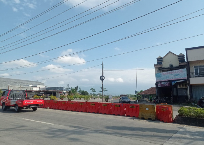 Pembukaan Barrier di Persimpangan Jalan Gerilya - Jalan Bung Karno Purwokerto Tunggu Realisasi Traffic Light