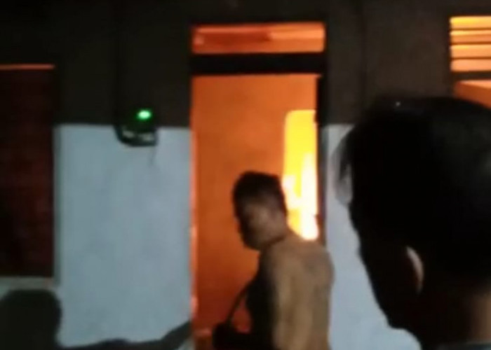 Korsleting Listrik, Sebuah Rumah Hangus Terbakar di Karangpucung Purwokerto 