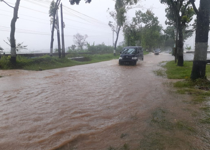 Diguyur Hujan, Jalan Provinsi Buntu-Kroya Banjir