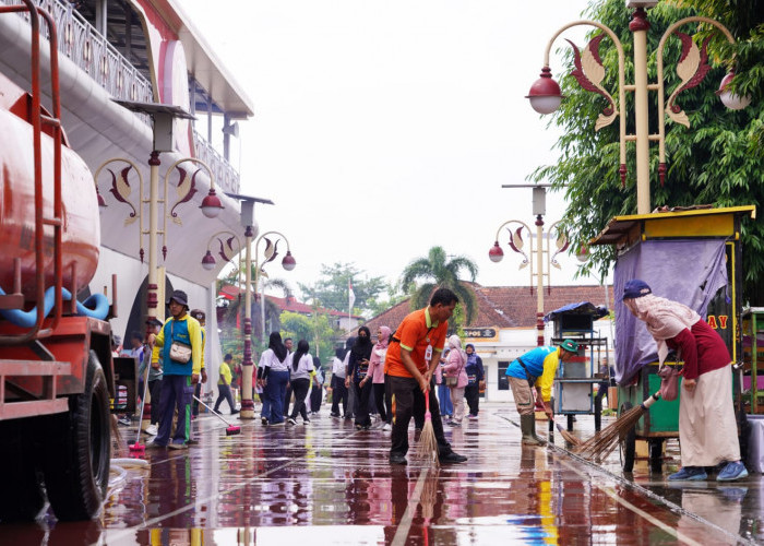 KORPRI Kebumen Gelar Jumat Bersih di Alun-Alun Kebumen
