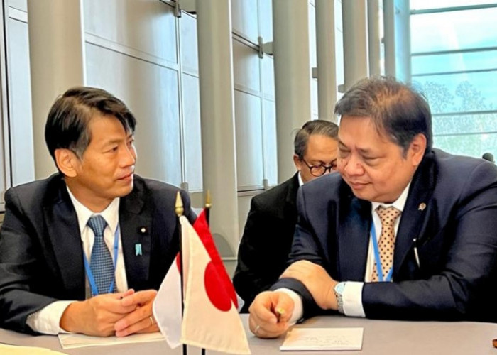Bertemu Menteri Jepang, Menko Airlangga: Tahun 2023 Momentum Terbaik Saling Mendukung di G20 maupun IPEF