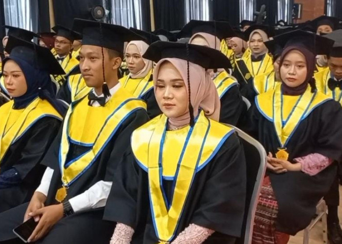 426 Mahasiswa UPB Kebumen Resmi Diwisuda
