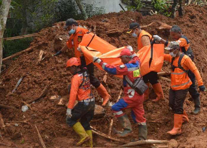 Ketebalan Lumpur Hambat Pencarian, Ahli Ingatkan Risiko Longsor Susulan di Cibeunying