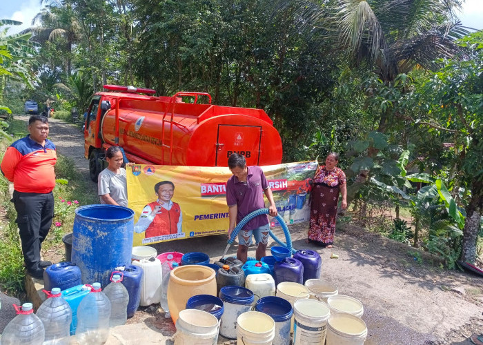 Warga Terdampak Kemarau di Cilacap Bertambah, BPBD Kembali Salurkan Air Bersih di Desa Karangkemiri 