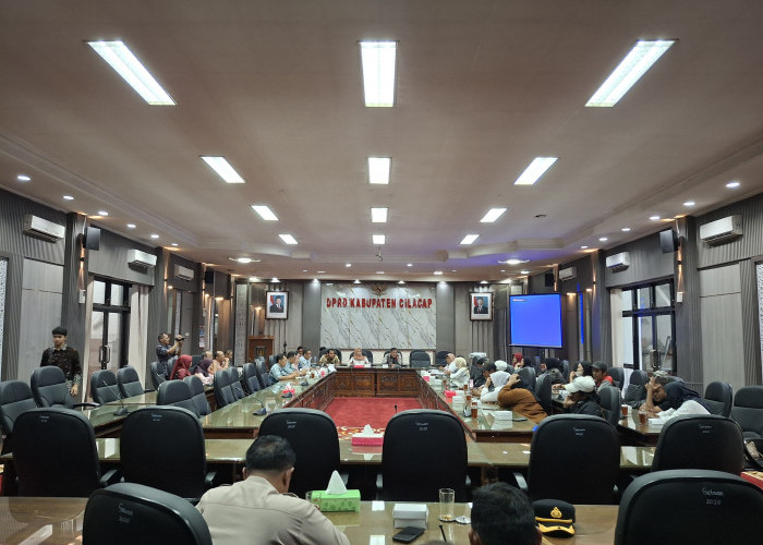 Pedagang Titik Nol KM Cilacap Audiensi dengan DPRD Cilacap, Minta Kepastian Lokasi Berjualan