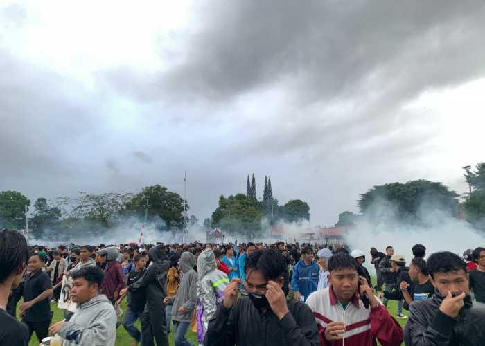 Bangunan Pemkab Dirusak, Motor Polisi Dirusak, Kasatpol: Demo Disusupi