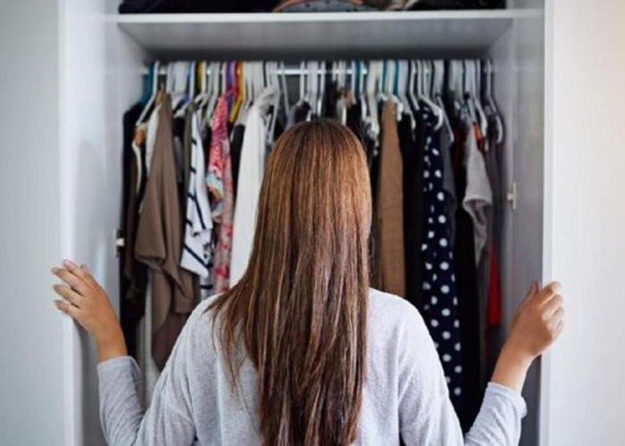 Tips Mengatasi Masalah Jamur yang Muncul pada Lemari Pakaian