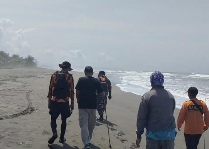 Basarnas Cilacap Terus Melakukan Pencarian Tiga Anak yang Tenggelam di Pantai Wagir Indah