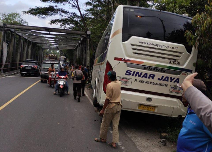 Begini Kronologi Kecalakaan Maut Bus Vs Motor di Jalan Raya Ajibarang
