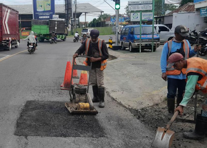 Jelang Masa Mudik Lebaran, Sejumlah Jalan Nasional yang Melintasi Kabupaten Cilacap Mulai Diperbaiki