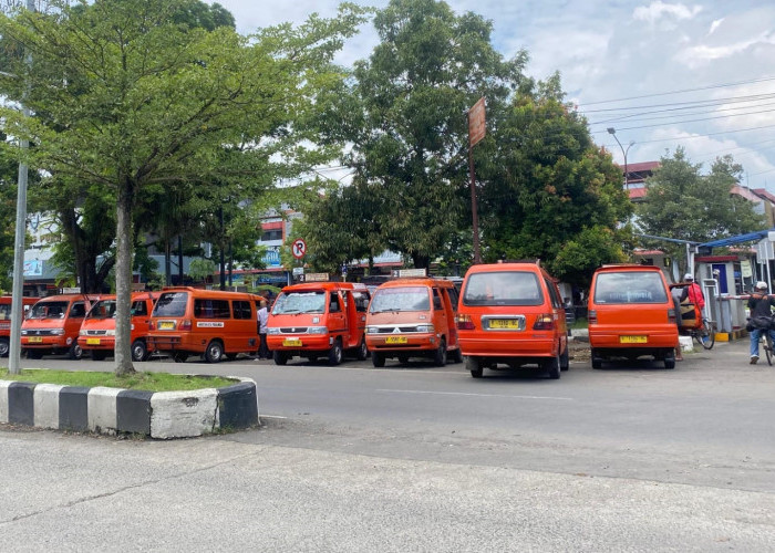 Angkot Belum Bisa Masuk Pasar Segamas