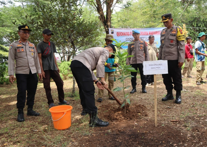 Green Policing, Polisi Tanam 500 Bibit Pohon Buah