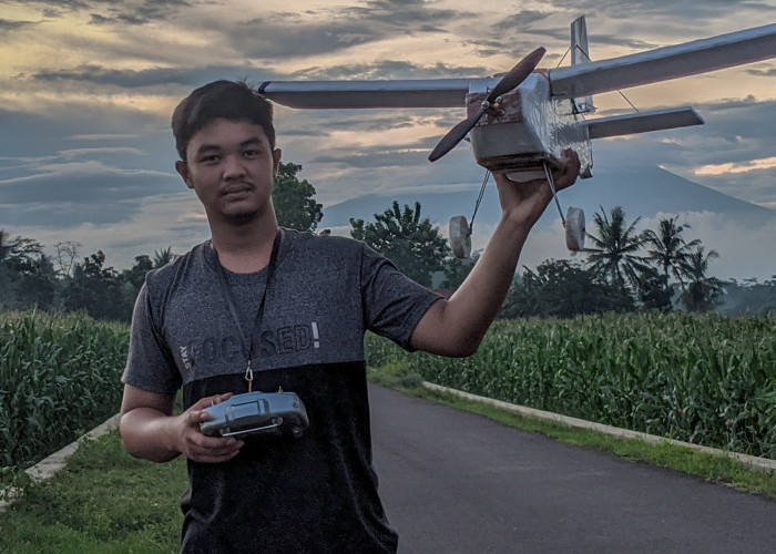 Melihat Karya Aeromodeling Somagede, Faiz Khoirul Fuadi, Buat Drone dan Layang-Layang Remote Saat SMP