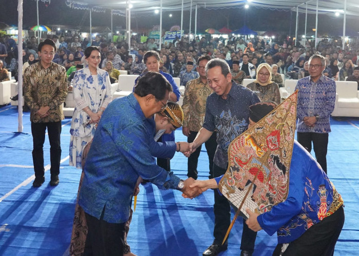 Duet Dalang Eko Suwaryo dan Amar Pradopo Meriahkan HUT ke-14 Partai Nasdem