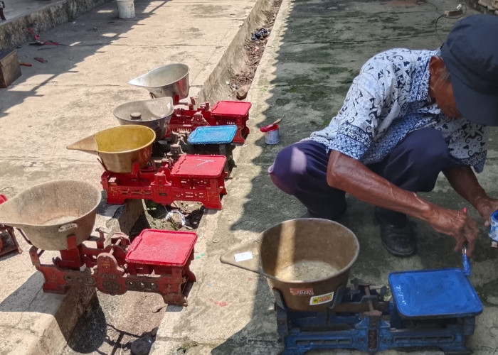 Takaran Basah Kian Menghilang, Perubahan Pola Ukur di Pasar Tradisional Banyumas