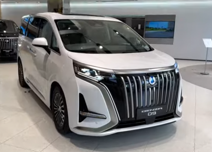 Meski Mahal, Denza D9 Jadi Mobil Listrik Terlaris di Indonesia pada Maret 2025
