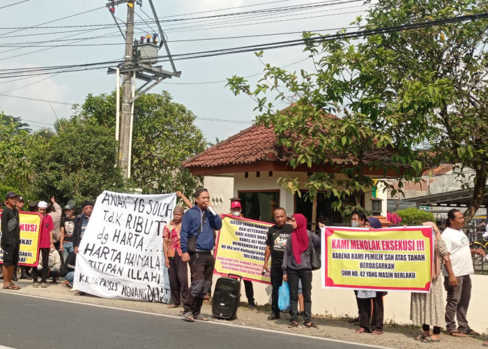 Tolak Pelaksanaan Eksekusi, Puluhan Massa Demo di Depan Pengadilan Agama Banyumas