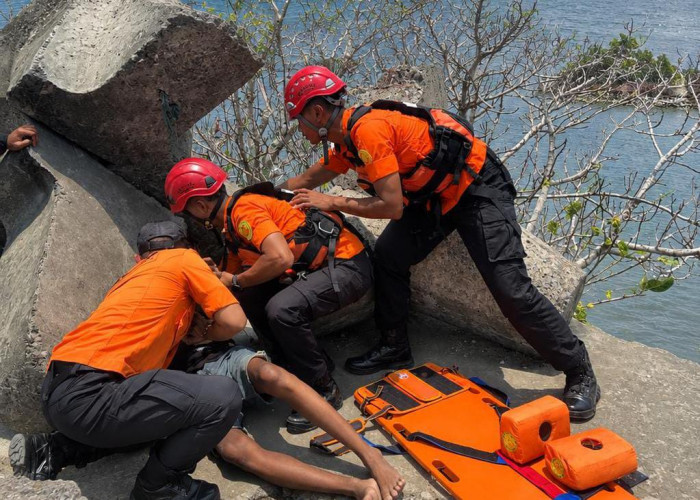 Pemancing Terjatuh dari Sepeda Motor di Dermaga 2 PPSC