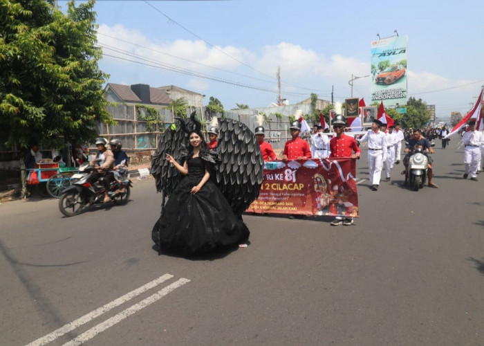 SMPN 2 Cilacap Meraih Juara 2 Karnaval Jalan Kaki HUT RI 