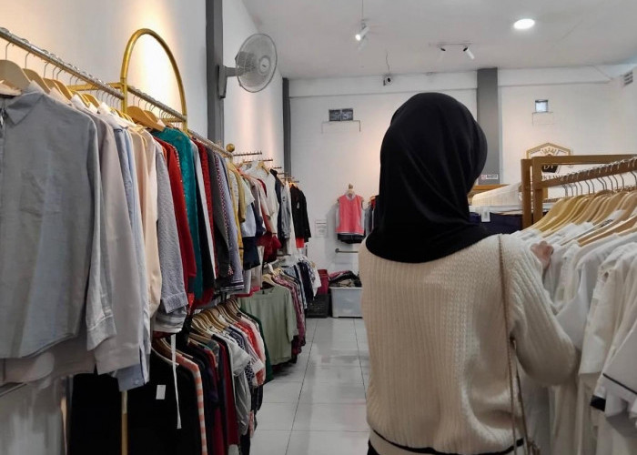 Surga Thrift Fashion Mulai Rp 5 Ribu di Dantik Fashion Store