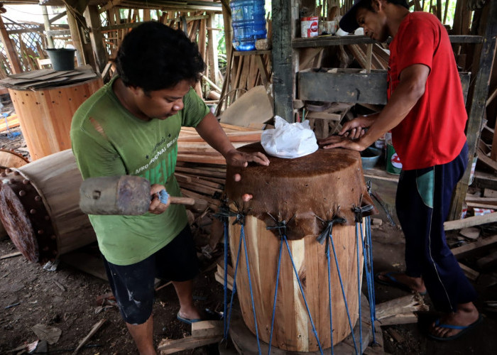  Perajin Beduk di Keniten Banyumas Kebanjiran Order, Catat Kenaikan 40 Persen