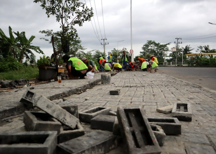 Trotoar Jalan Bung Karno Bakal Dipasangi 60 Ribu Paving Blok Plastik