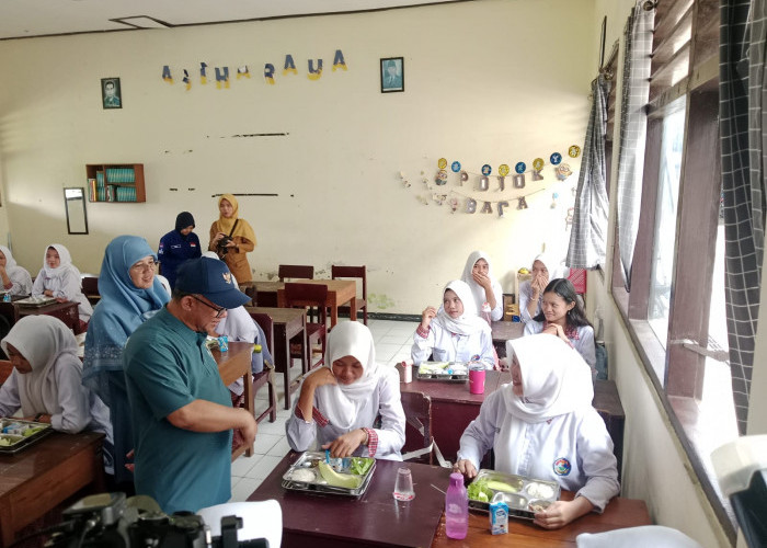 Menteri Abdul Mu’ti Pastikan Program MBG Berjalan, SLB Jadi Fokus Layanan Inklusif